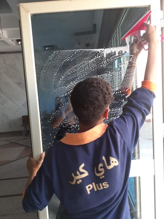 تنظيف الزجاج — فريق هاي كير بلس